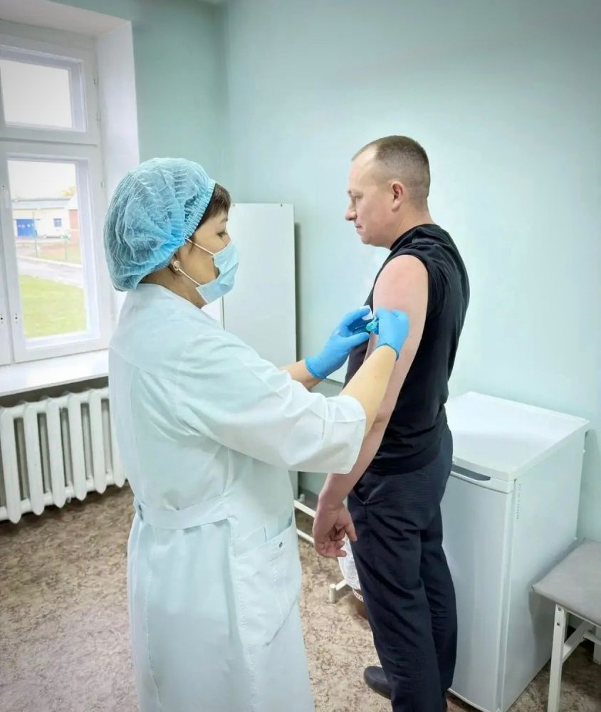 В Мраковской ЦРБ продолжается вакцинация сотрудников