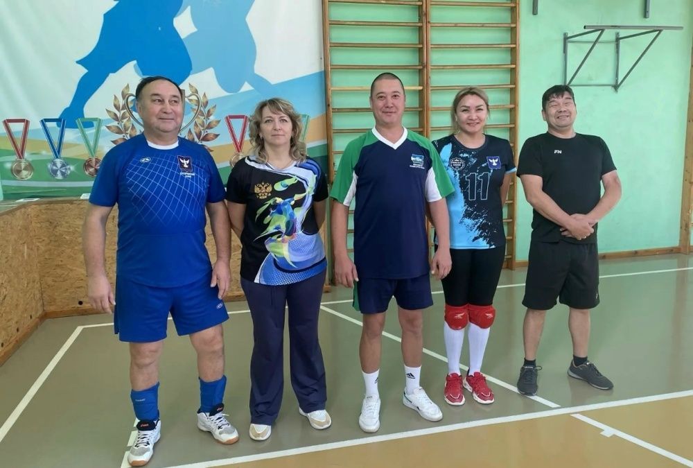 Команда Мраковской ЦРБ заняла почетное III место в районных соревнованиях по волейболу!